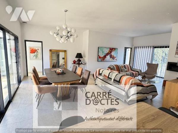 Les Notaires Associés CARRE D'@CTES vous proposent : Cette Villa récente et moderne achevée en ...
