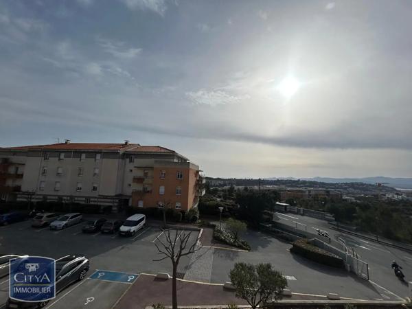 Appartement à louer 4 pièces 80m²