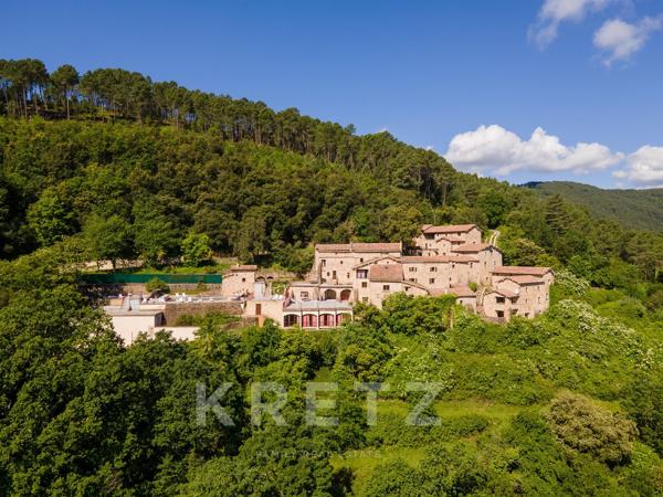 Un Hameau Privé Confidentiel au Cœur de l’Ardèche Méridionale