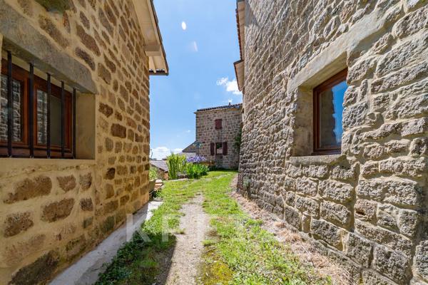 Un Hameau Privé Confidentiel au Cœur de l’Ardèche Méridionale