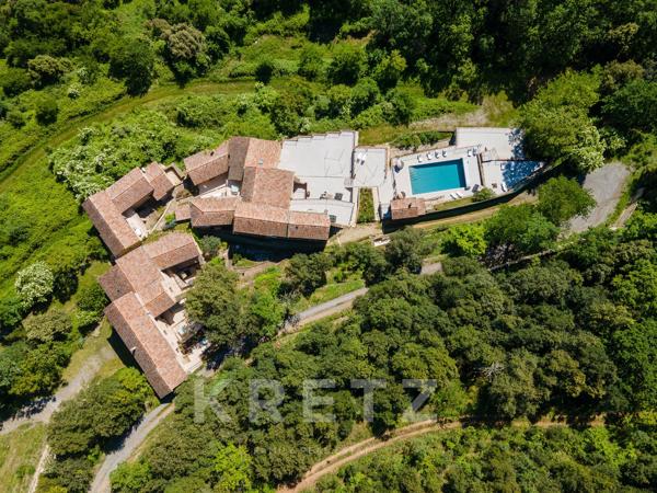 Un Hameau Privé Confidentiel au Cœur de l’Ardèche Méridionale