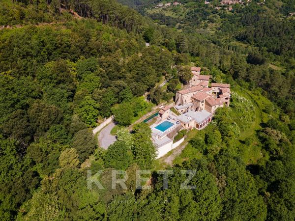 Un Hameau Privé Confidentiel au Cœur de l’Ardèche Méridionale