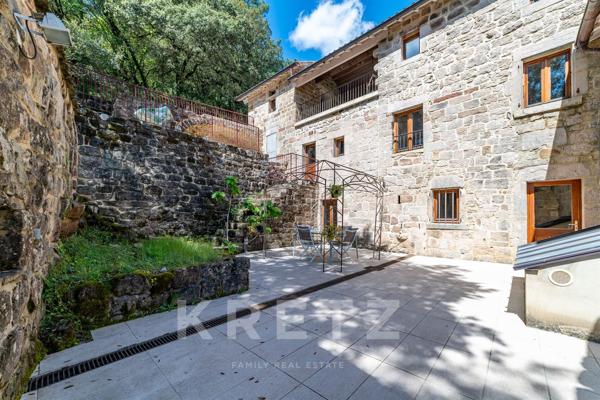 Un Hameau Privé Confidentiel au Cœur de l’Ardèche Méridionale