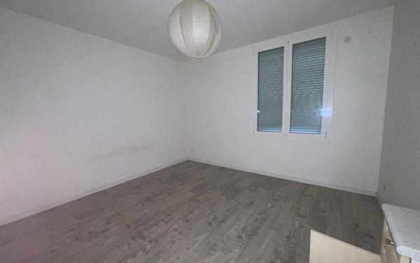 Appartement à louer    3 pièces • 50 m2 Étampes