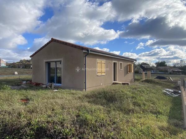 Location                                                      Villa
                        
                     3 pièces                      74 m2                     à Castelnau-de-Lévis