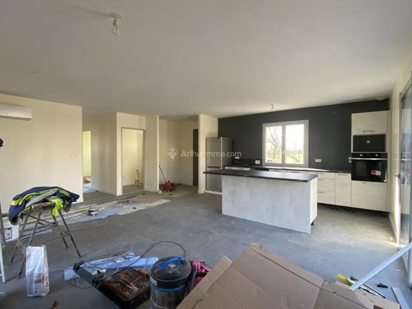 Location                                                      Villa
                        
                     3 pièces                      74 m2                     à Castelnau-de-Lévis