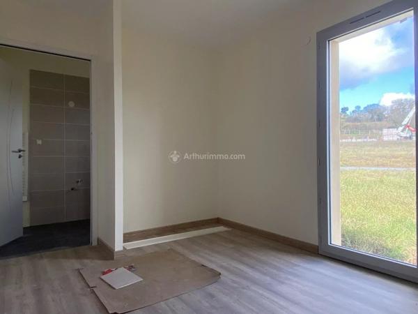 Location                                                      Villa
                        
                     3 pièces                      74 m2                     à Castelnau-de-Lévis