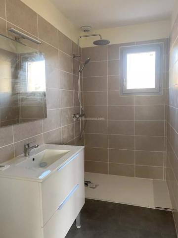 Location                                                      Villa
                        
                     3 pièces                      74 m2                     à Castelnau-de-Lévis