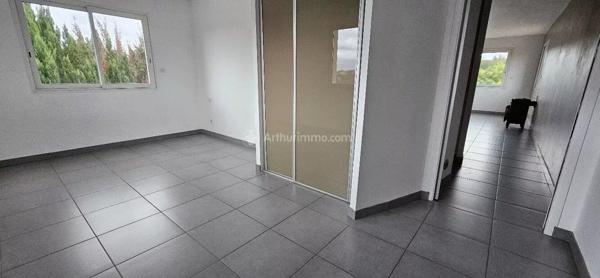 Location Local commercial 2 pièces 57 m2 à Le Sequestre