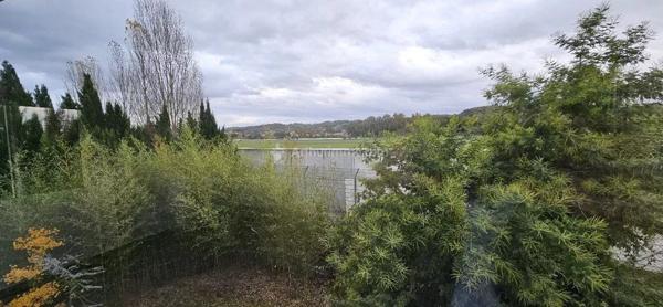 Location Local commercial 2 pièces 57 m2 à Le Sequestre