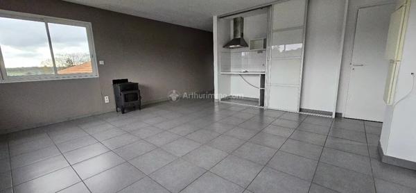 Location Local commercial 2 pièces 57 m2 à Le Sequestre