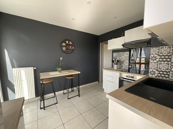 Appartement Type 4 de 71m² au dernier étage + garage 22m² + cave quartier Chantereine