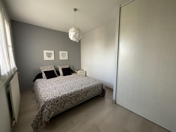 Appartement Type 4 de 71m² au dernier étage + garage 22m² + cave quartier Chantereine