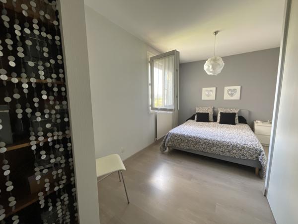 Appartement Type 4 de 71m² au dernier étage + garage 22m² + cave quartier Chantereine