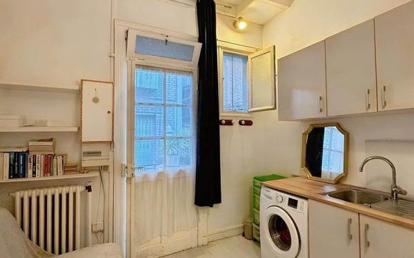 Appartement à vendre    2 pièces • 17,20 m2 Paris 15