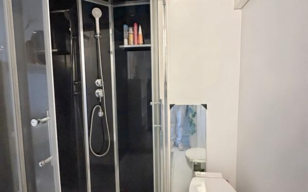Appartement à vendre    2 pièces • 17,20 m2 Paris 15