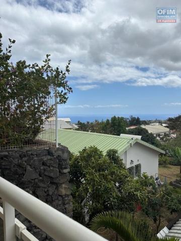 A LOUER Appartement F4 La saline les hauts