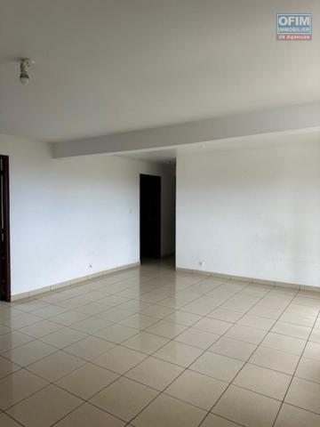 A LOUER Appartement F4 La saline les hauts