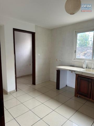 A LOUER Appartement F4 La saline les hauts