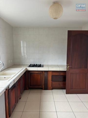 A LOUER Appartement F4 La saline les hauts