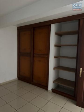 A LOUER Appartement F4 La saline les hauts