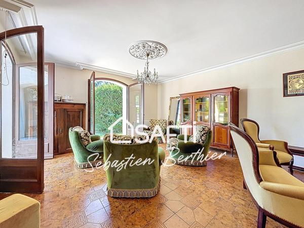 Quartier du Pech : villa familiale avec piscine, terrain clos et potentiel d’aménagement.