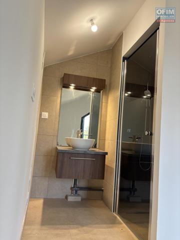 A vendre Saint-Leu centre magnifique T4 duplex