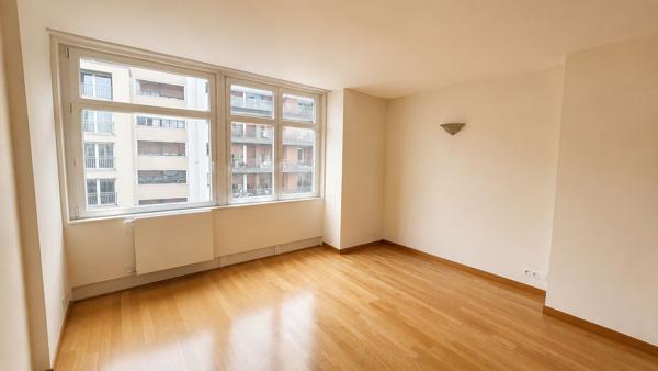 Appartement 3 pièces 95 M² PARIS 16