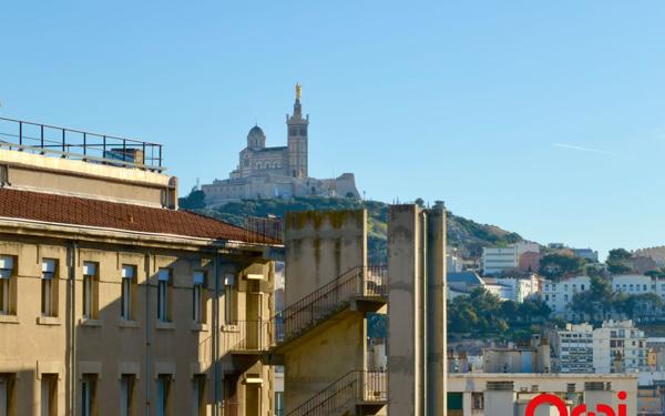 Appartement à vendre    3 pièces • 55,26 m2 Marseille 2