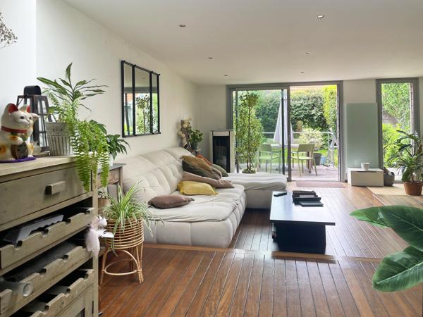 Qartier  Petit Port / Transvaal - Maison rénovée 3 chambres – jardin, terrasse Sud-Ouest, jacuzzi – env. 112 m² utiles