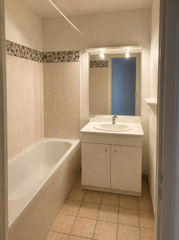 Appartement à louer 840 € CC Orléans 3 p 69 m² DPE C