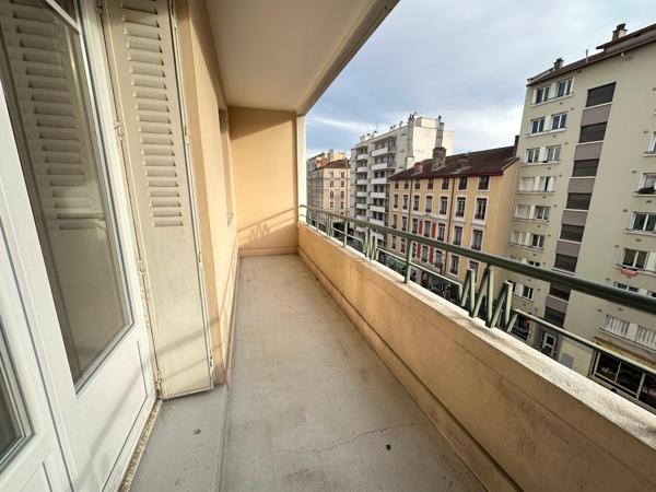T1 au pied du métro Charpennes - Profitez d'une adresse ...