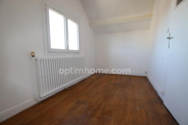 SALBRIS, proche centre ville dans rue calme, maison de deux chambres avec jardin et garage