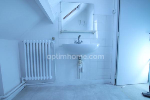 SALBRIS, proche centre ville dans rue calme, maison de deux chambres avec jardin et garage