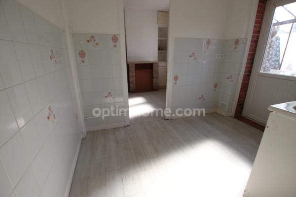 SALBRIS, proche centre ville dans rue calme, maison de deux chambres avec jardin et garage