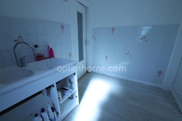 SALBRIS, proche centre ville dans rue calme, maison de deux chambres avec jardin et garage