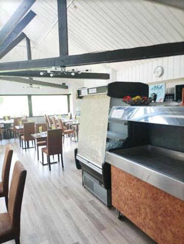 SECTEUR CHATEAUNEUF - Restaurant bien entretenu 300 M² 90 couverts Parking Visibilité