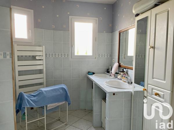 Maison traditionnelle 6 pièces de 130 m² à Thiviers (24800)