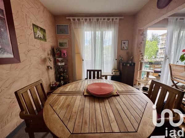 Appartement à vendre 4 pièces 74 m² Saint-Fargeau-Ponthierry