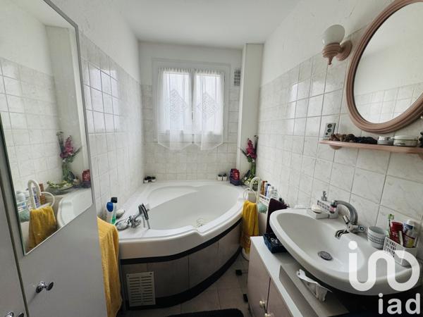 Appartement à vendre 4 pièces 74 m² Saint-Fargeau-Ponthierry