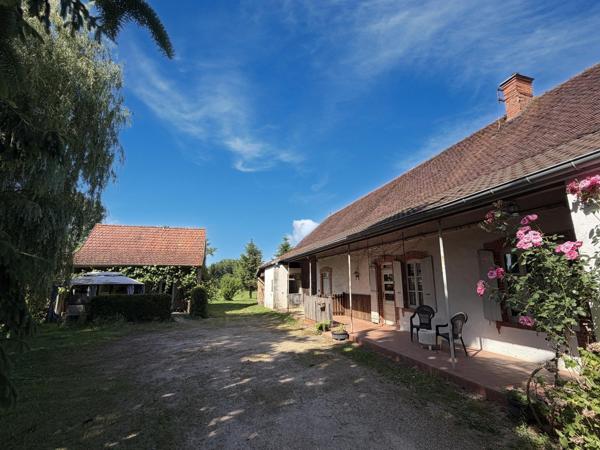 Ferme Bressane à rénover avec dépendances sur grand terrain