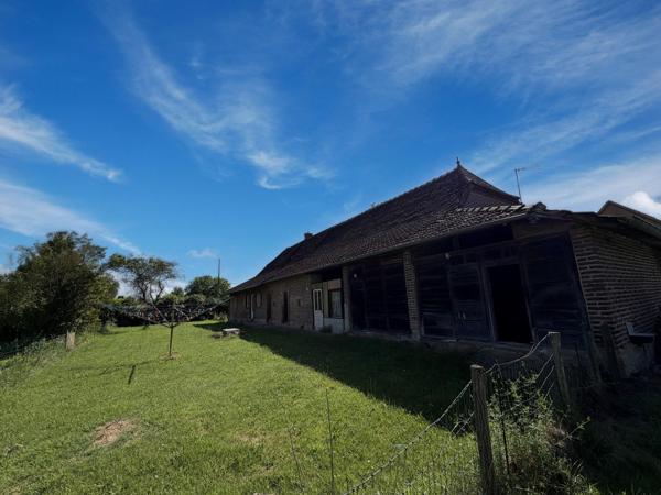 Ferme Bressane à rénover avec dépendances sur grand terrain