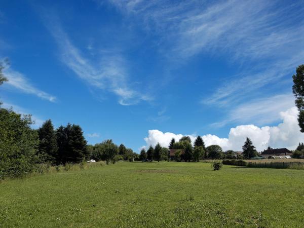 Ferme Bressane à rénover avec dépendances sur grand terrain