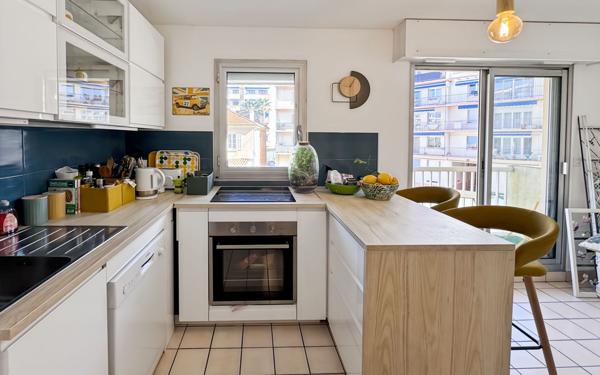 Appartement à vendre    2 pièces • 40 m2 Hyères