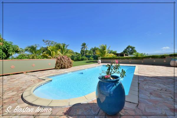 SAINTE MARIE- Maison P7 de 322 m² habitable - Terrain de 4 557,00 m² -  Piscine - Garage - sous sol - Dpt Martinique (972)