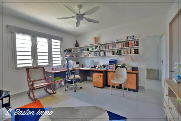 SAINTE MARIE- Maison P7 de 322 m² habitable - Terrain de 4 557,00 m² -  Piscine - Garage - sous sol - Dpt Martinique (972)