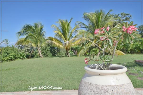 SAINTE MARIE- Maison P7 de 322 m² habitable - Terrain de 4 557,00 m² -  Piscine - Garage - sous sol - Dpt Martinique (972)