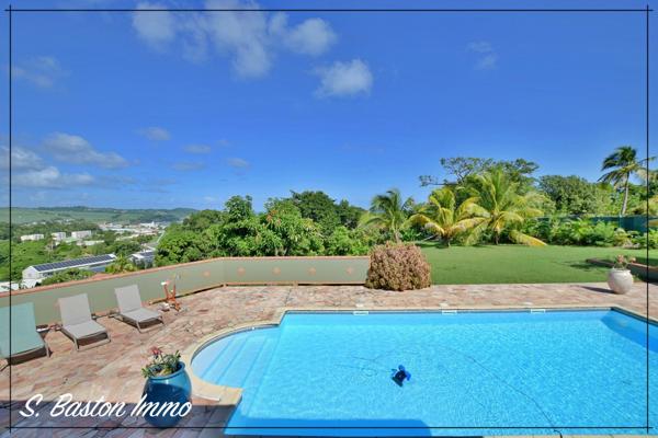 SAINTE MARIE- Maison P7 de 322 m² habitable - Terrain de 4 557,00 m² -  Piscine - Garage - sous sol - Dpt Martinique (972)