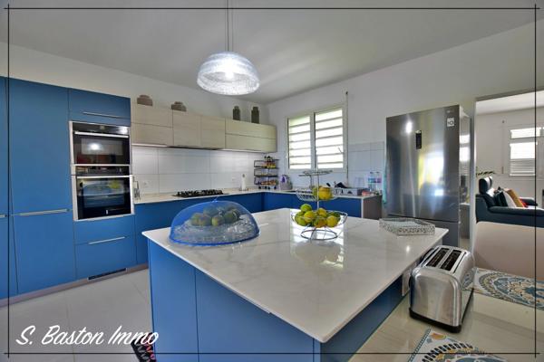 SAINTE MARIE- Maison P7 de 322 m² habitable - Terrain de 4 557,00 m² -  Piscine - Garage - sous sol - Dpt Martinique (972)