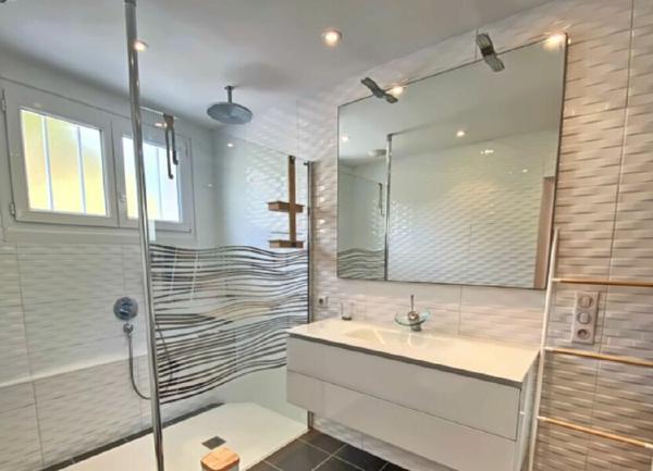 Maison à louer    6 pièces • 280 m2 Ploemeur